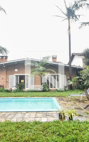 Casa à venda com 400m², 3 quartos e 4 vagasPiscina 