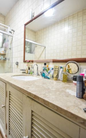 Casa à venda com 400m², 3 quartos e 4 vagasBanheiro Suíte 01