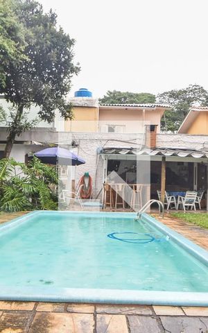 Casa à venda com 400m², 3 quartos e 4 vagasPiscina 