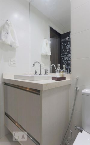 Studio para alugar com 31m², 1 quarto e sem vaga Studio para alugar com 31m², 1 quarto e sem vagaBanheiro
