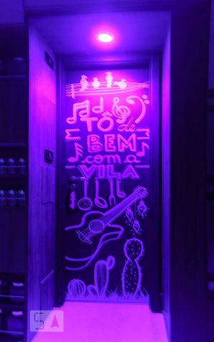 Studio para alugar com 31m², 1 quarto e sem vaga Studio para alugar com 31m², 1 quarto e sem vagaEstudio Entrada Banheiro Neon