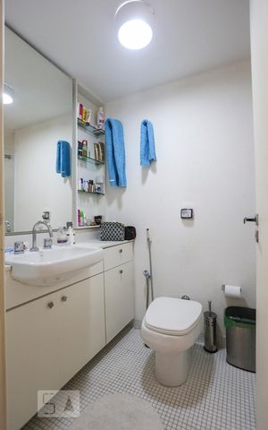 Apartamento à venda com 80m², 2 quartos e 1 vaga Apartamento à venda com 80m², 2 quartos e 1 vagaBanheiro