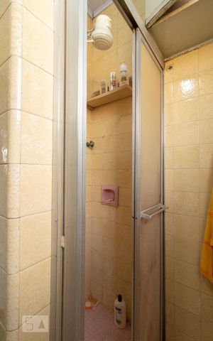 Casa para alugar com 150m², 2 quartos e 2 vagasBanheiro