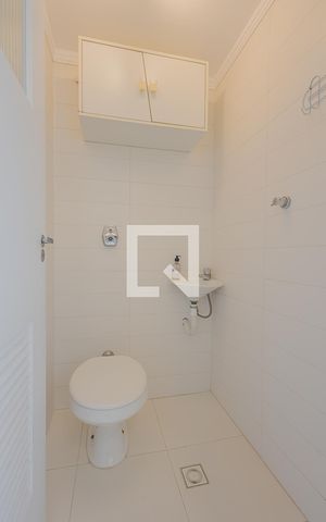 Apartamento para alugar com 100m², 2 quartos e 1 vagaÁrea de Serviço - Banheiro