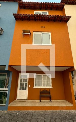 Casa de condomínio para alugar com 109m², 3 quartos e 1 vaga Casa de condomínio para alugar com 109m², 3 quartos e 1 vagaFachada