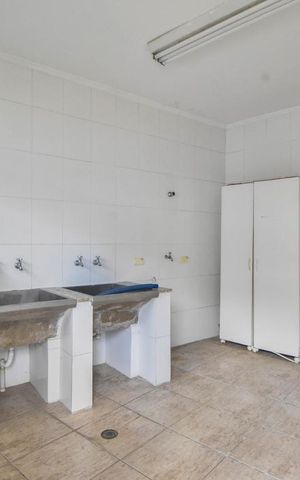 Casa à venda com 600m², 4 quartos e 8 vagas Casa à venda com 600m², 4 quartos e 8 vagasLavanderia