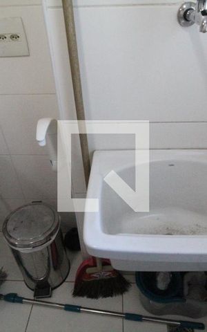 Apartamento para alugar com 68m², 2 quartos e 1 vagaÁrea de serviço