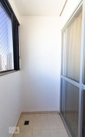 Apartamento à venda com 96m², 3 quartos e 1 vaga Apartamento à venda com 96m², 3 quartos e 1 vagaVaranda