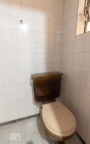 Casa de condomínio à venda com 100m², 2 quartos e 1 vaga Casa de condomínio à venda com 100m², 2 quartos e 1 vagaBanheiro de serviço