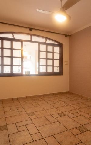 Casa de condomínio à venda com 100m², 2 quartos e 1 vaga Casa de condomínio à venda com 100m², 2 quartos e 1 vagaSala