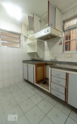 Casa de condomínio à venda com 100m², 2 quartos e 1 vaga Casa de condomínio à venda com 100m², 2 quartos e 1 vagaCozinha
