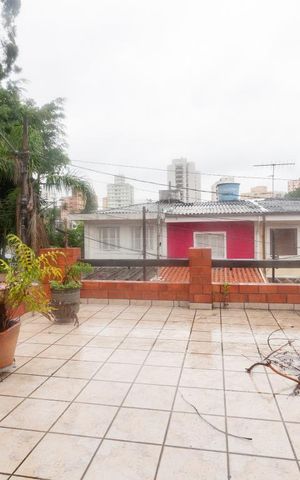 Casa de condomínio à venda com 100m², 2 quartos e 1 vaga Casa de condomínio à venda com 100m², 2 quartos e 1 vagaVaranda