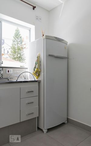 Studio para alugar com 16m², 1 quarto e sem vagaKitnet (Geladeira)