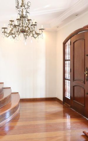 Casa à venda com 380m², 3 quartos e 5 vagasSala