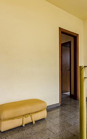 Casa à venda com 413m², 4 quartos e 4 vagas Casa à venda com 413m², 4 quartos e 4 vagasHall Andar 3