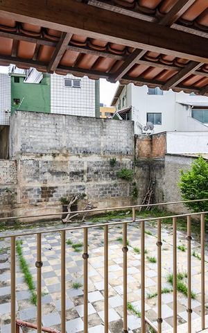 Casa à venda com 413m², 4 quartos e 4 vagas Casa à venda com 413m², 4 quartos e 4 vagasSacada Quarto 3