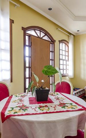 Casa à venda com 413m², 4 quartos e 4 vagas Casa à venda com 413m², 4 quartos e 4 vagasSala 2