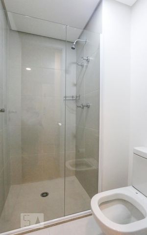 Studio para alugar com 31m², 1 quarto e 1 vaga Studio para alugar com 31m², 1 quarto e 1 vagaBanheiro
