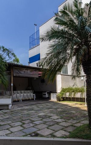 Apartamento à venda com 200m², 4 quartos e 3 vagas Apartamento à venda com 200m², 4 quartos e 3 vagasÁrea Comum
