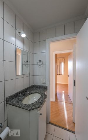 Apartamento à venda com 64m², 2 quartos e 1 vaga Apartamento à venda com 64m², 2 quartos e 1 vagaBanheiro Social