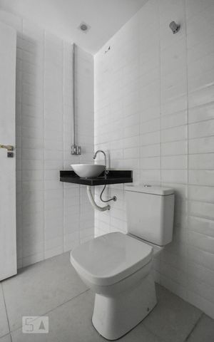 Studio para alugar com 40m², 1 quarto e sem vaga Studio para alugar com 40m², 1 quarto e sem vagaBanheiro