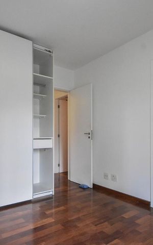 Apartamento à venda com 192m², 4 quartos e 3 vagas Apartamento à venda com 192m², 4 quartos e 3 vagasSuíte 02