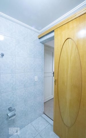 Apartamento à venda com 165m², 4 quartos e 2 vagas Apartamento à venda com 165m², 4 quartos e 2 vagasBanheiro Suíte 2