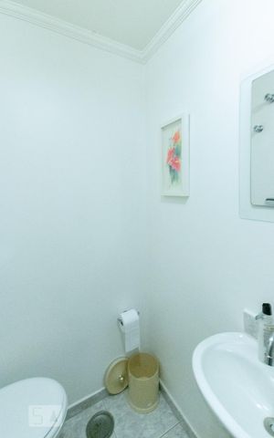 Apartamento à venda com 165m², 4 quartos e 2 vagas Apartamento à venda com 165m², 4 quartos e 2 vagasBanheiro Social