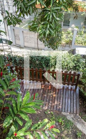 Casa à venda com 300m², 5 quartos e 2 vagas Casa à venda com 300m², 5 quartos e 2 vagasJardim