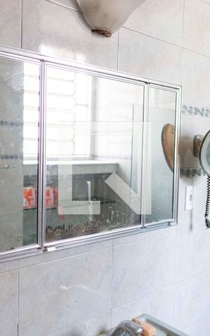 Casa à venda com 300m², 5 quartos e 2 vagas Casa à venda com 300m², 5 quartos e 2 vagasBanheiro