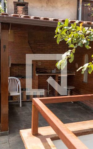 Casa à venda com 300m², 5 quartos e 2 vagas Casa à venda com 300m², 5 quartos e 2 vagasChurrasqueira