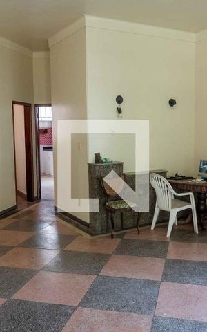 Casa à venda com 300m², 5 quartos e 2 vagas Casa à venda com 300m², 5 quartos e 2 vagasSala