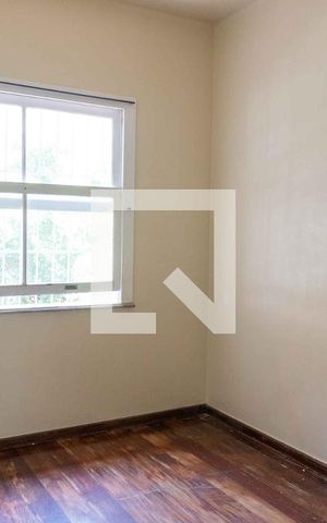 Casa à venda com 300m², 5 quartos e 2 vagas Casa à venda com 300m², 5 quartos e 2 vagasQuarto 1