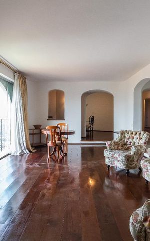 Apartamento à venda com 193m², 3 quartos e 2 vagas Apartamento à venda com 193m², 3 quartos e 2 vagasSala