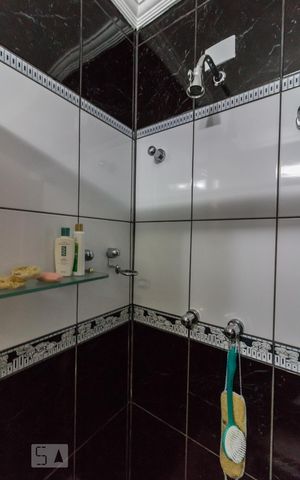 Casa à venda com 1212m², 3 quartos e 5 vagas Casa à venda com 1212m², 3 quartos e 5 vagasBanheiro da suíte 2