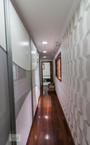Casa à venda com 1212m², 3 quartos e 5 vagas Casa à venda com 1212m², 3 quartos e 5 vagasSuíte principal