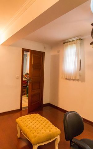 Casa à venda com 1212m², 3 quartos e 5 vagas Casa à venda com 1212m², 3 quartos e 5 vagasBiblioteca