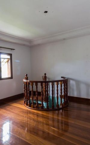 Casa à venda com 1212m², 3 quartos e 5 vagas Casa à venda com 1212m², 3 quartos e 5 vagasSala 2