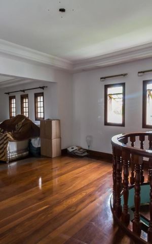 Casa à venda com 1212m², 3 quartos e 5 vagas Casa à venda com 1212m², 3 quartos e 5 vagasSala 2