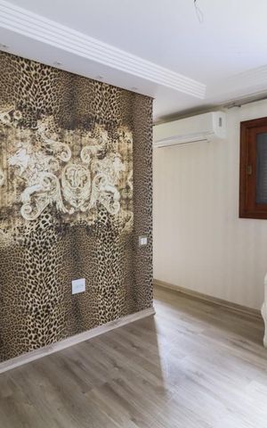 Casa à venda com 1212m², 3 quartos e 5 vagas Casa à venda com 1212m², 3 quartos e 5 vagasSuíte principal