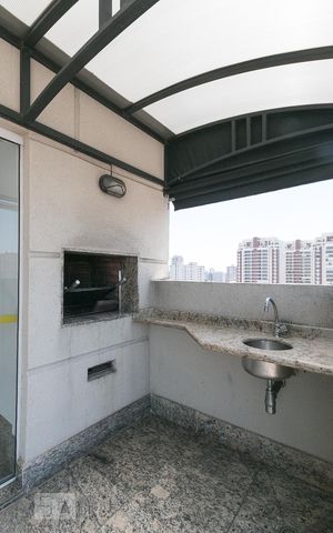 Apartamento para alugar com 74m², 2 quartos e 2 vagasVaranda do salão de festa 