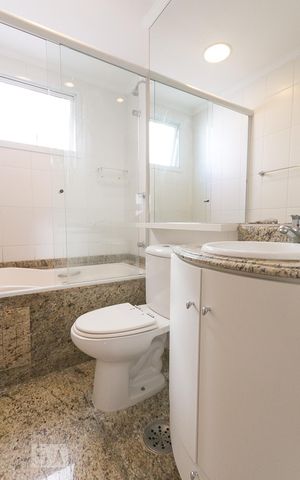 Apartamento para alugar com 74m², 2 quartos e 2 vagasBanheiro da suíte 