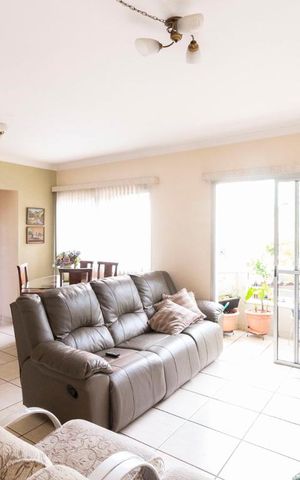 Apartamento à venda com 80m², 3 quartos e 1 vaga Apartamento à venda com 80m², 3 quartos e 1 vagaSala