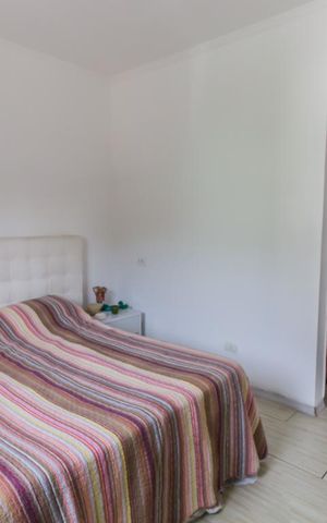 Casa à venda com 150m², 3 quartos e 3 vagas Casa à venda com 150m², 3 quartos e 3 vagasSuíte