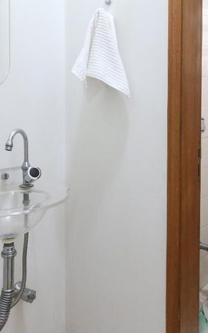 Casa à venda com 323m², 6 quartos e 3 vagas Casa à venda com 323m², 6 quartos e 3 vagasLavabo