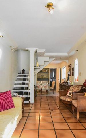 Casa à venda com 106m², 3 quartos e 2 vagas Casa à venda com 106m², 3 quartos e 2 vagasSala