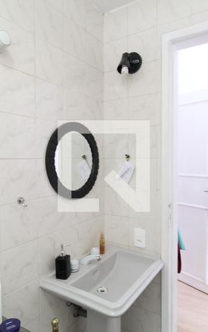 Casa à venda com 262m², 4 quartos e 2 vagasQuarto 1 - Banheiro suíte