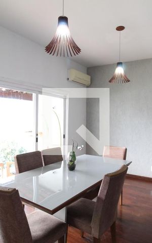 Casa à venda com 262m², 4 quartos e 2 vagasSala de jantar