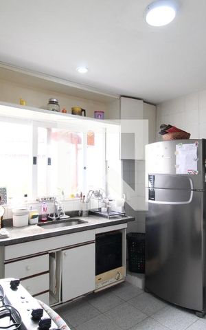 Casa à venda com 262m², 4 quartos e 2 vagasCozinha