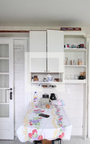 Casa à venda com 262m², 4 quartos e 2 vagasCozinha